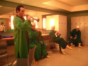 Bachir & THE MASTERS backstage in London MELT FES in 2009 (photo by John Kruth)